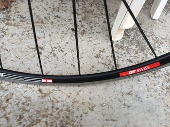 Used Dt Swiss R1700 Wheelset bike — image 6 of 7