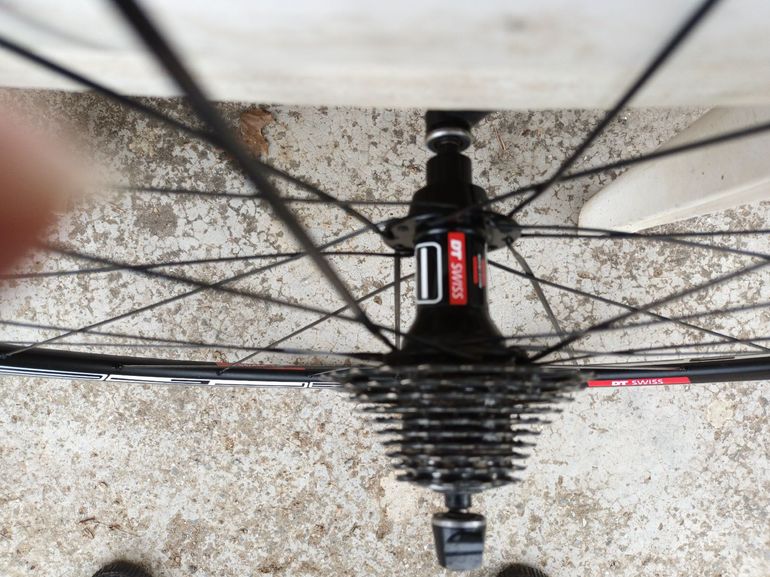 Used Dt Swiss R1700 Wheelset bike — image 5 of 7