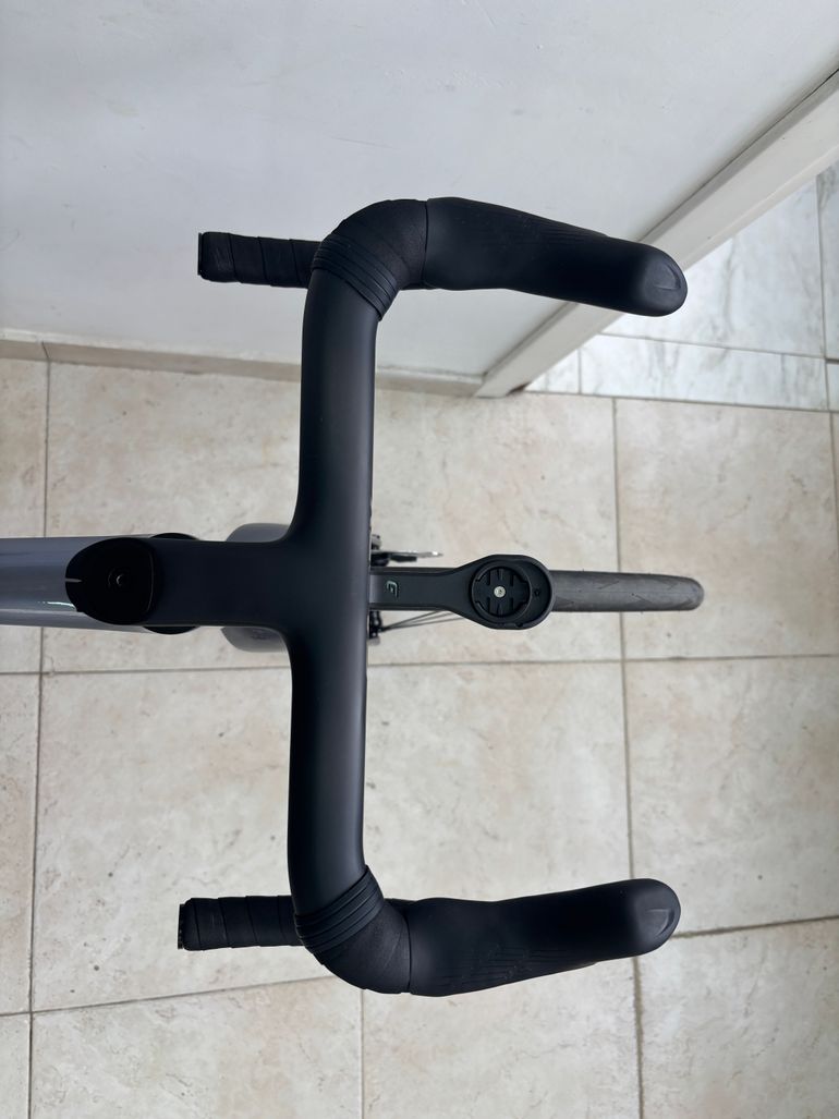 Used Cadex Race 2025 bike — image 3 of 5