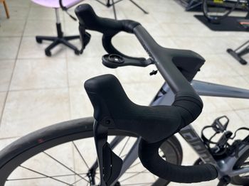 Used Cadex Race 2025 bike — image 4 of 5