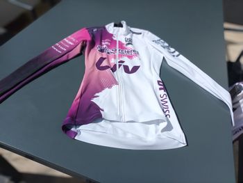 Used French cycling Ensemble cuissard court + maillot manches courtes + veste épaisse manches longues bike — image 9 of 12