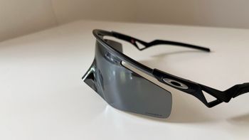 Used Oakley QNTM Kato 2025 bike — image 3 of 11