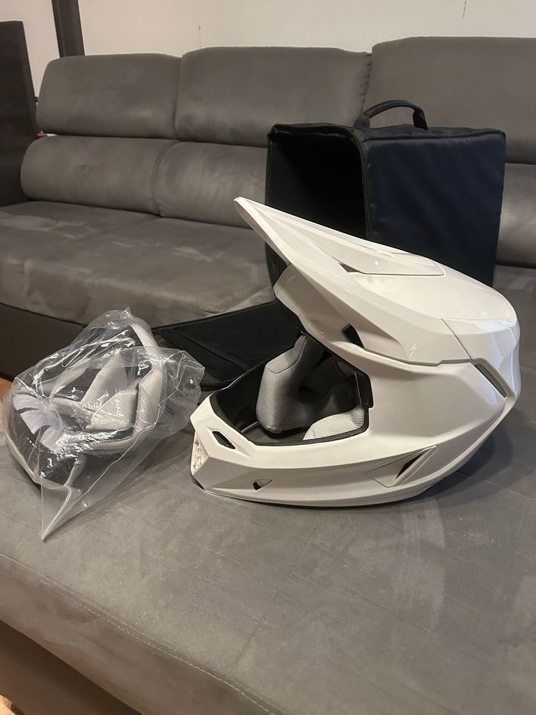 Used Specialized Dissident Blanc Helmet 2025 bike — image 1 of 2