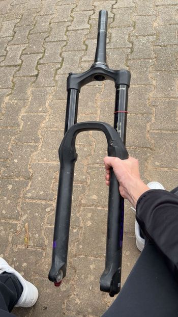 Used RockShox Yari Fork 2023 bike — image 3 of 3