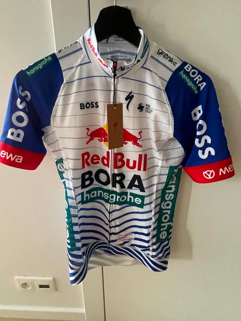 Used Specialized Red Bull Bora Hansgrohe 2026 bike — image 1 of 4
