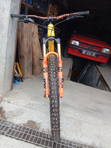 Tweedehands Fox 36 Factory 2023 bike — afbeelding 2 van 6