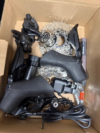 Used Shimano 105 Di2 2026 bike — image 11 of 12