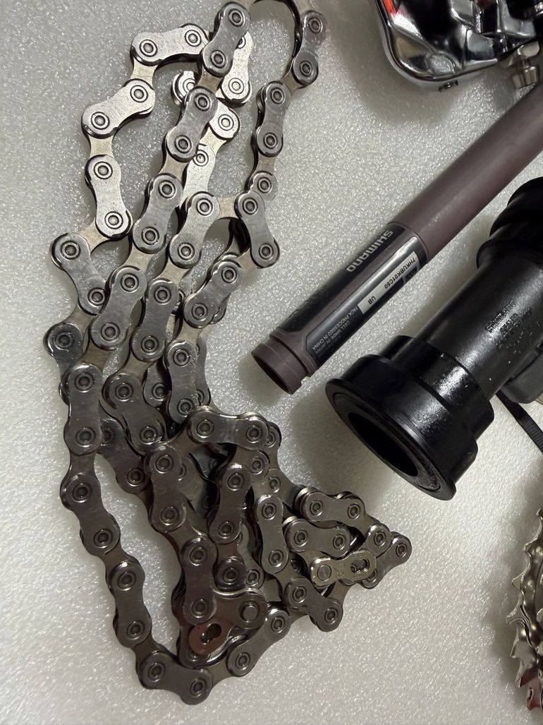 Used Shimano 105 Di2 2026 bike — image 9 of 12