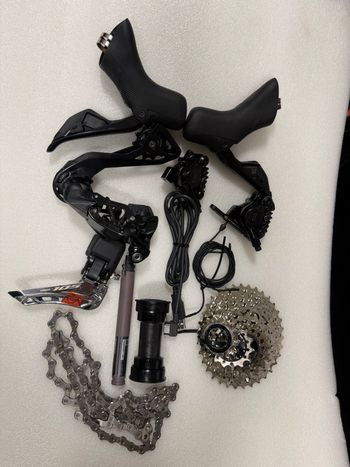 Used Shimano 105 Di2 2026 bike — image 10 of 12