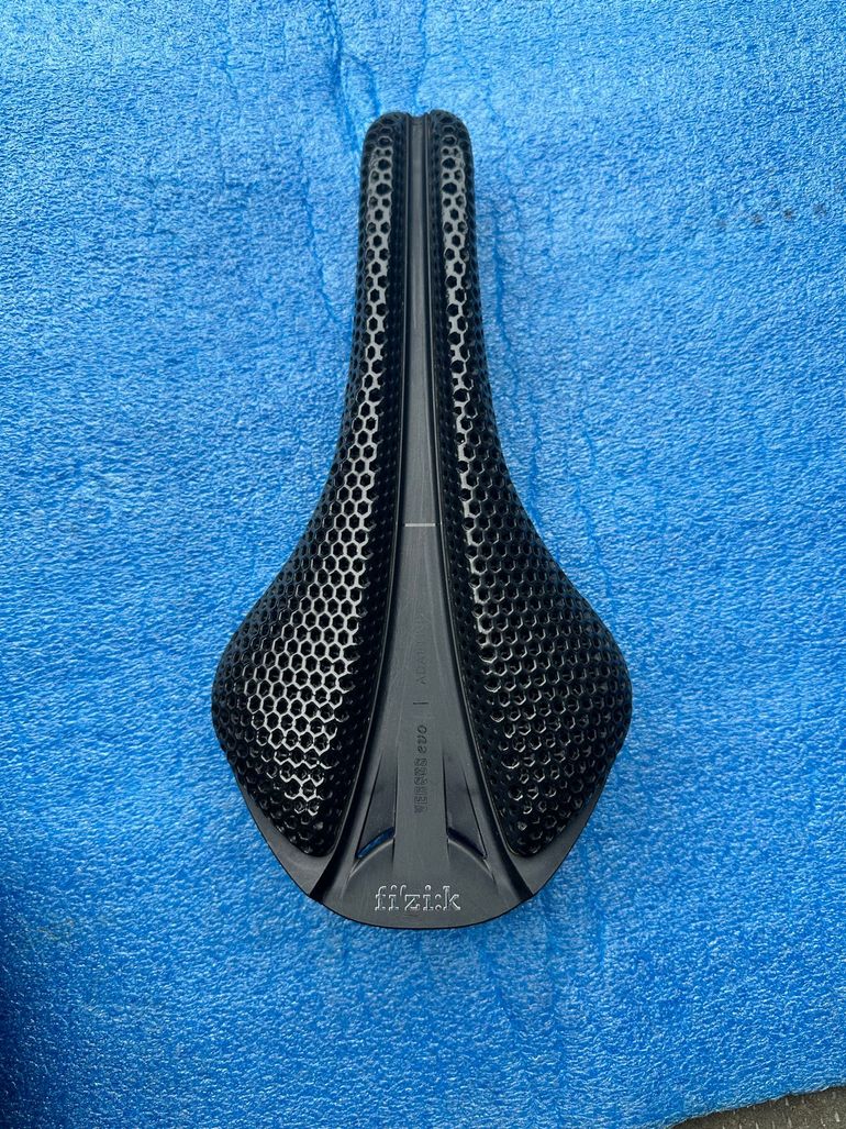 Used Fizik Antares adaptive R1 bike — image 1 of 6
