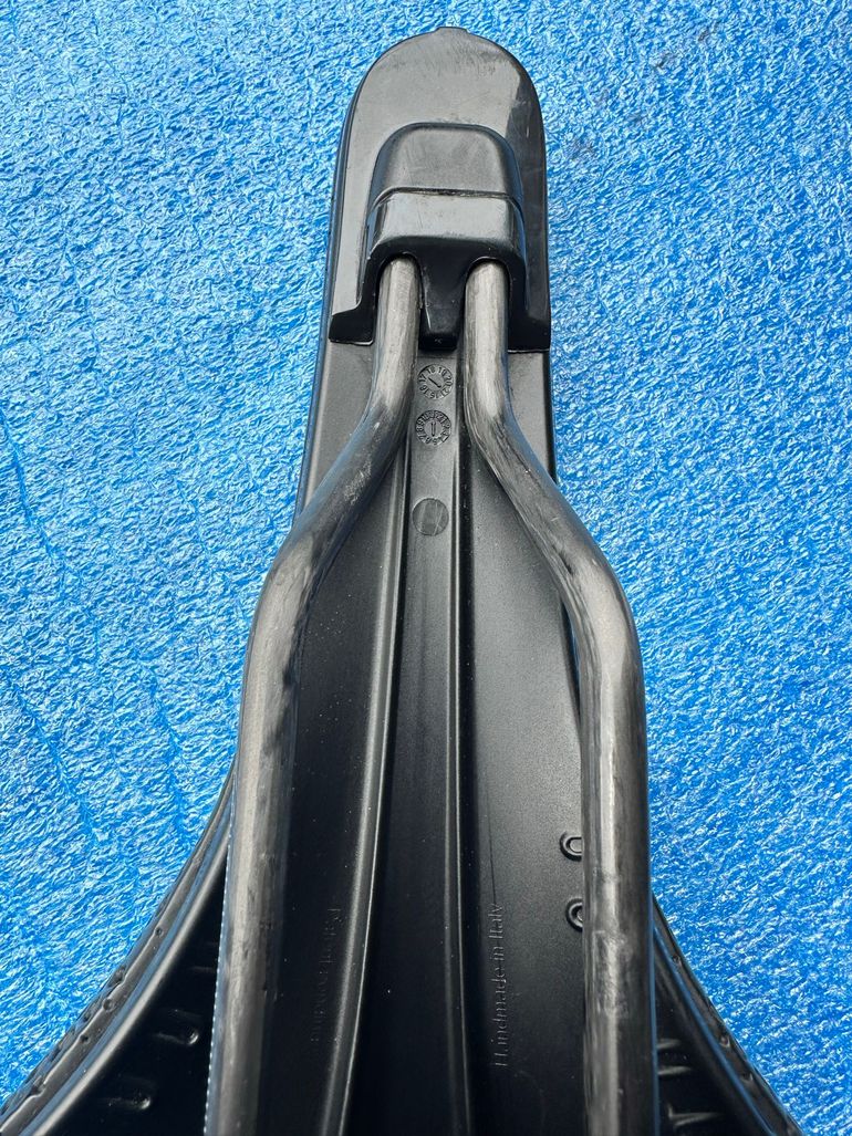 Used Fizik Antares adaptive R1 bike — image 4 of 6