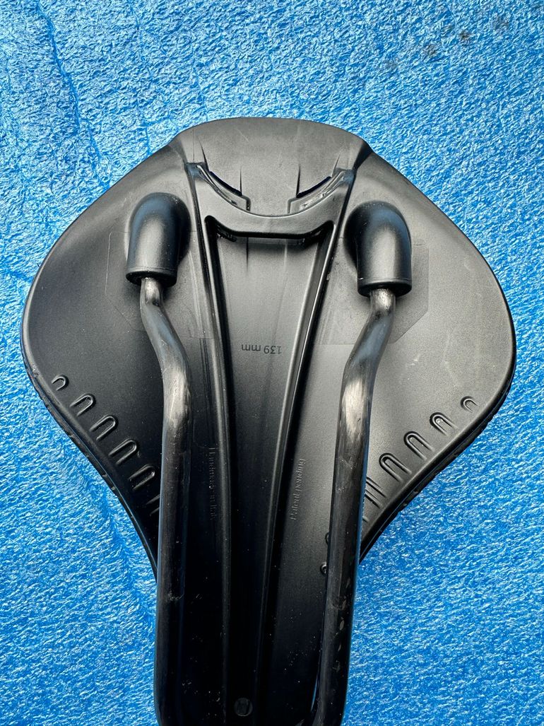 Used Fizik Antares adaptive R1 bike — image 5 of 6