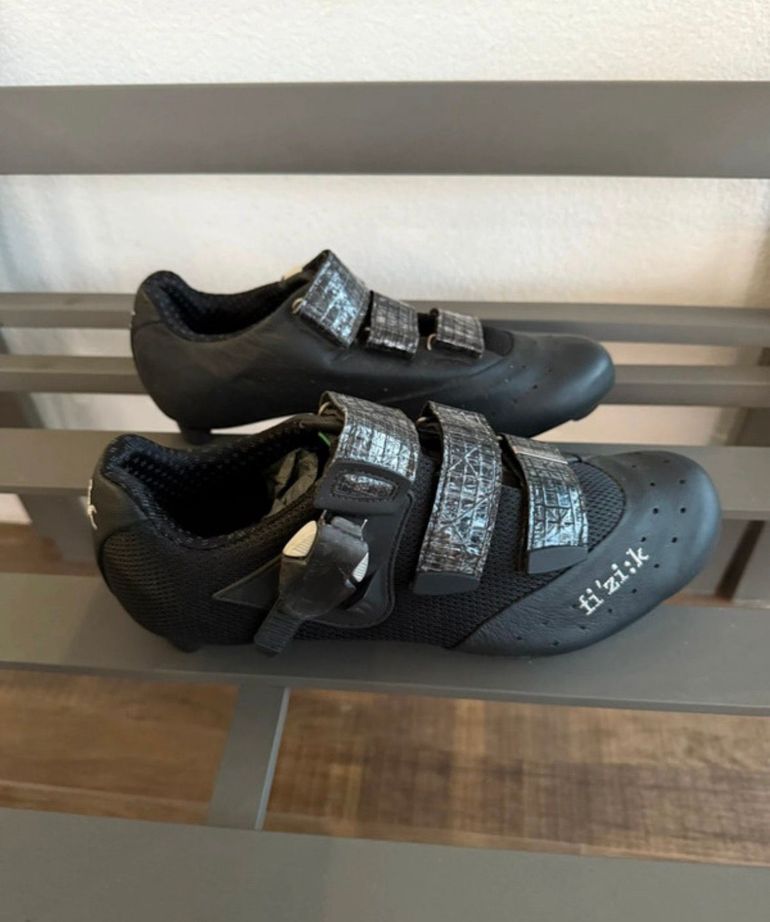 Used Fizik R1 Uomo 2025 bike — image 4 of 8