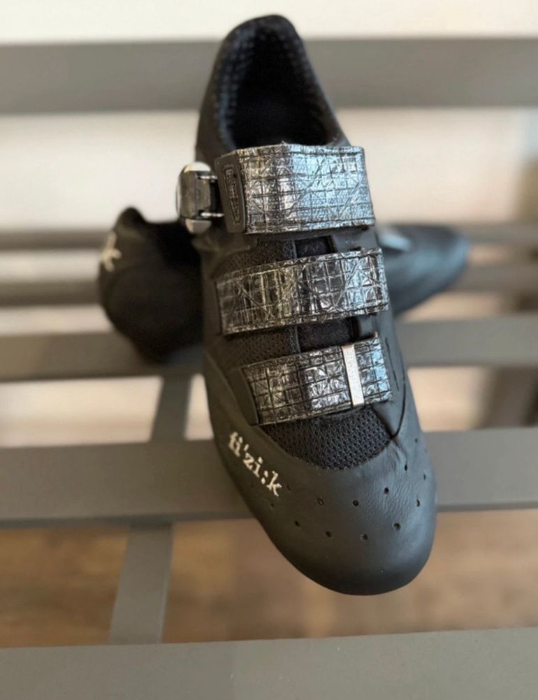 Used Fizik R1 Uomo 2025 bike — image 1 of 8