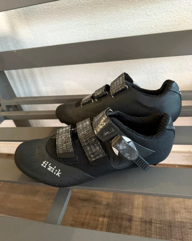 Used Fizik R1 Uomo 2025 bike — image 5 of 8