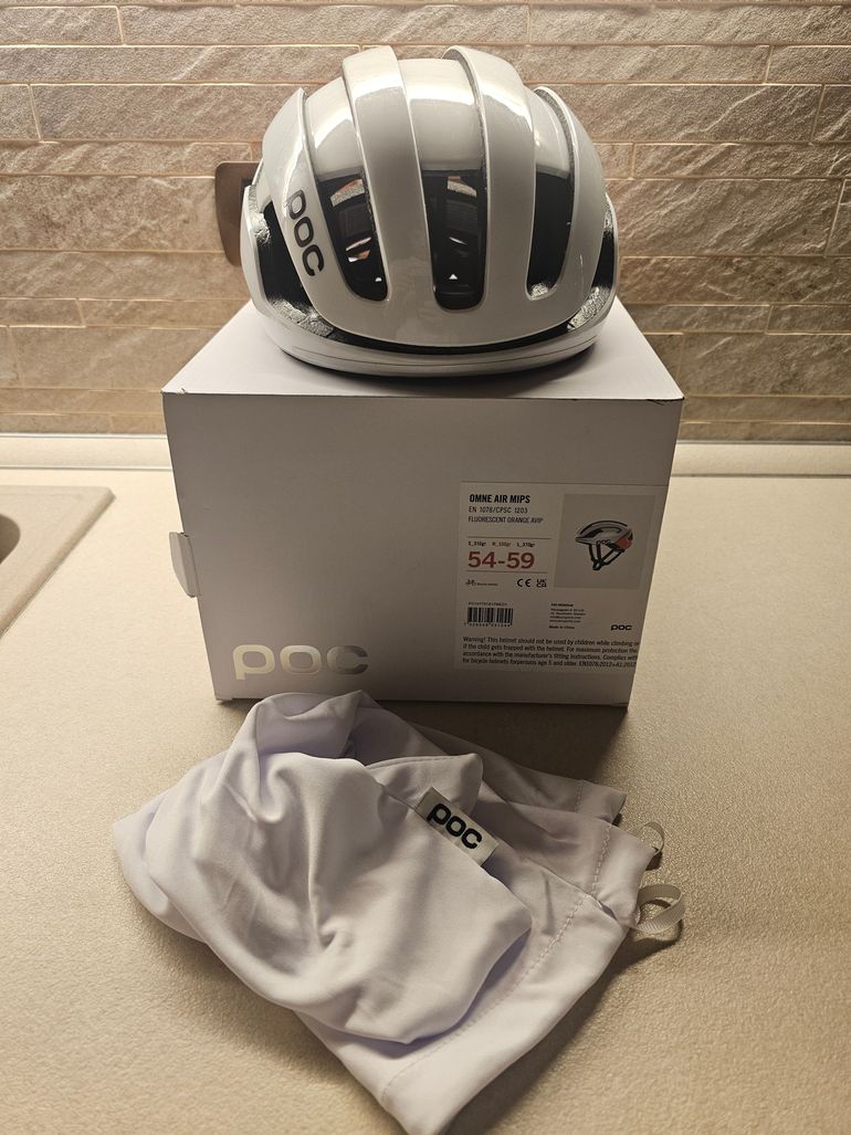 Used POC Omne air mips 2025 bike — image 1 of 5