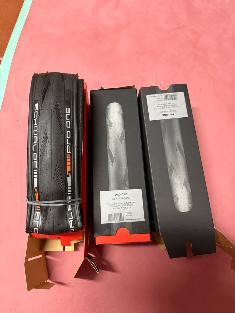 Used Schwalbe Pro One 25-622 bike — image 3 of 3
