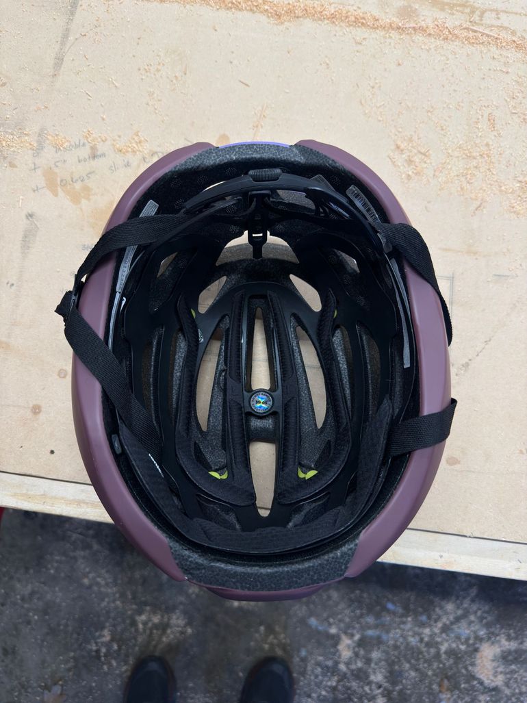 Used Giro Syntax Maroon Helmet, MIPS 2026 bike — image 4 of 5