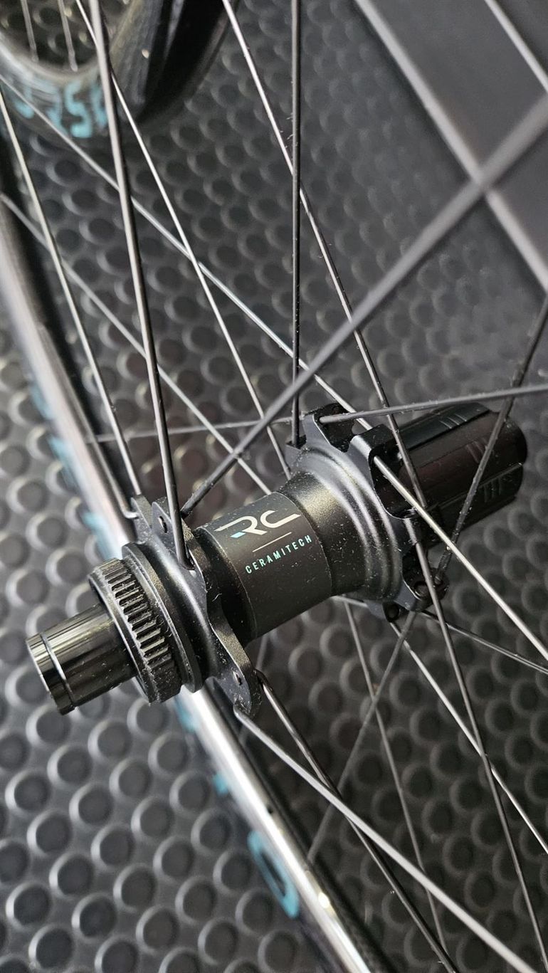 Used Bianchi RUEDAS CARBONO REPARTO CORSE R50 MM CERAMICC TOPÉ GAMA 2026 bike — image 4 of 6