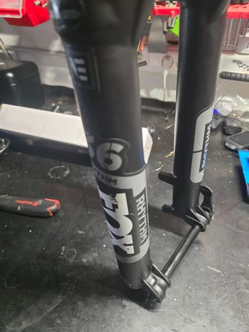 Used Fox 36 Rhythm 160mm 2024 bike — image 6 of 7