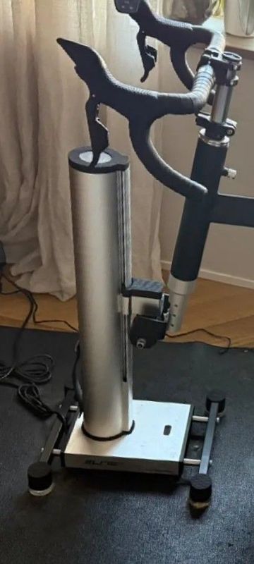 Used Elite Rizer Gradient Simulator 2025 bike — image 2 of 2