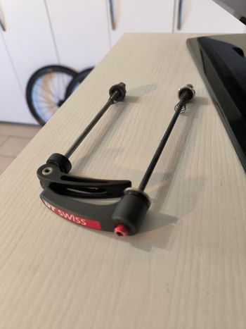 Used Mavic Cosmic Carbone 40 C (clincher) 2018 bike — image 19 of 21