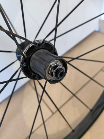 Used Mavic Cosmic Carbone 40 C (clincher) 2018 bike — image 10 of 21