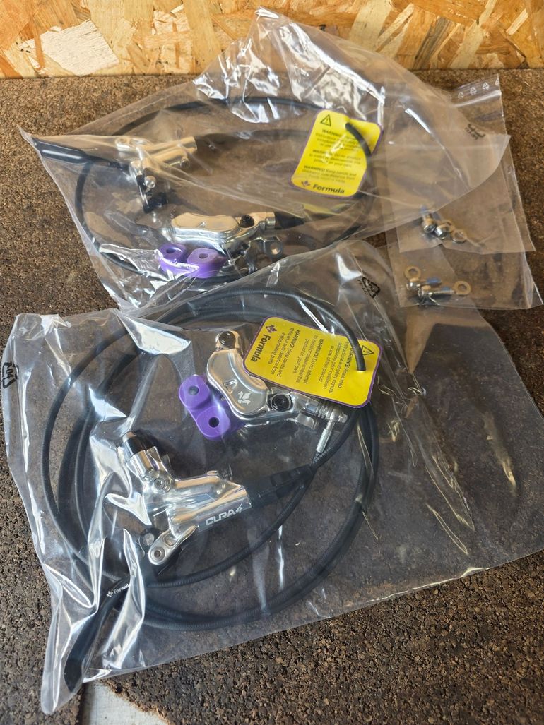 Used Formula Cura 4 Disc Brakes 2026 bike — image 1 of 4
