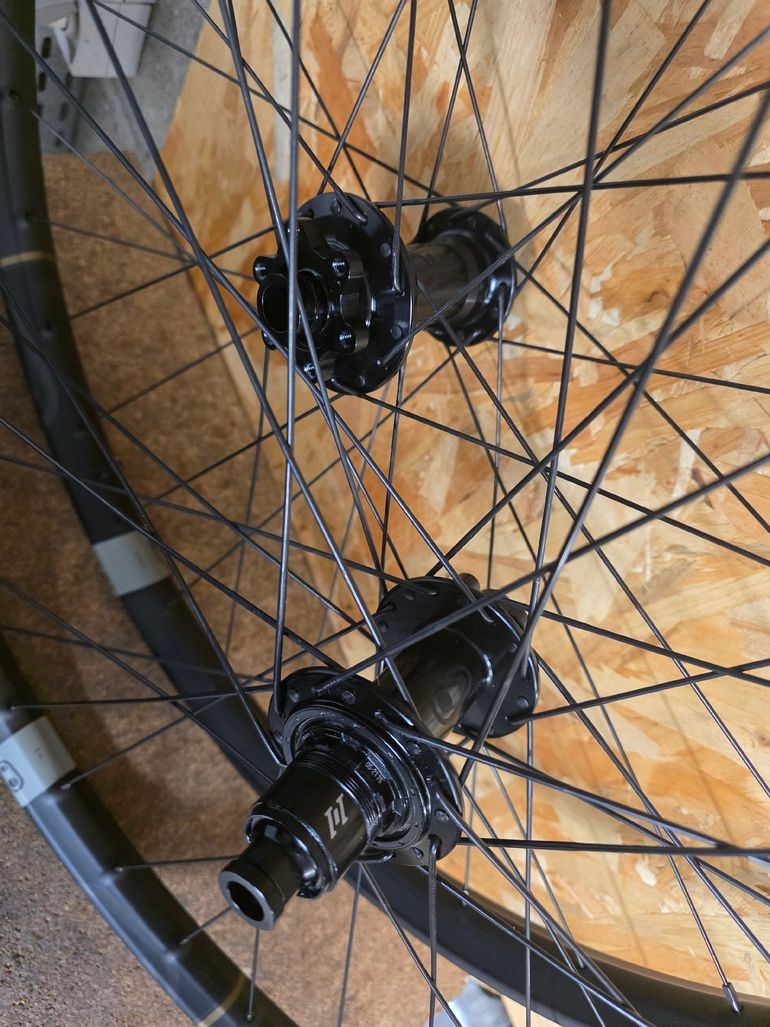Used Crankbrothers Synthesis Carbone E29 Industry 9 1/1 2026 bike — image 4 of 8