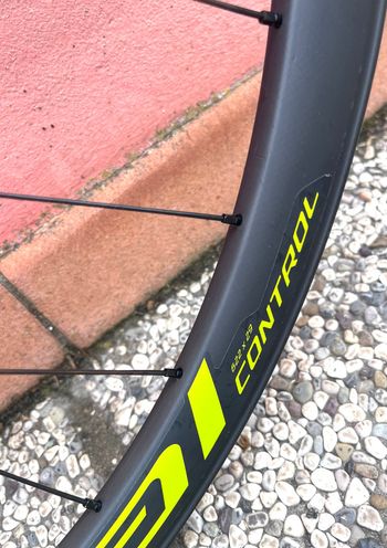 Used Roval Control Rear Wheel 2025 bike — image 3 of 4