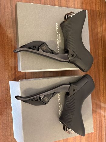 Used Shimano ULTEGRA Di2 Dual Control Lever 2x12s 2025 bike — image 2 of 7