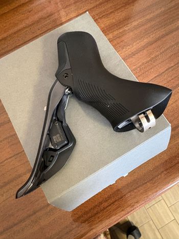 Used Shimano ULTEGRA Di2 Dual Control Lever 2x12s 2025 bike — image 7 of 7
