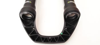 Used Dvo Bottom Case Assembly 27.5" Diamond Boost 15x110mm Black bike — image 7 of 11