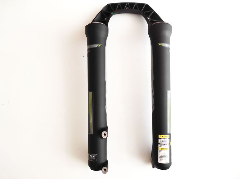 Used Dvo Bottom Case Assembly 27.5" Diamond Boost 15x110mm Black bike — image 2 of 11