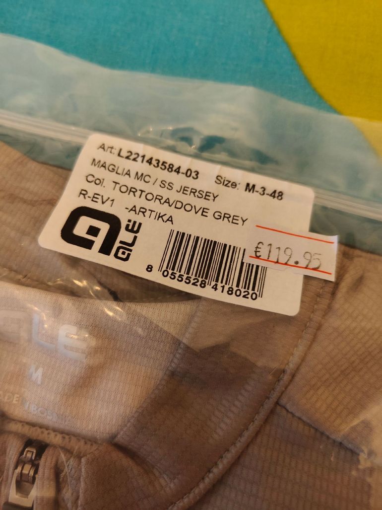Used Ale cycling R-EV1 Artika Jersey bike — image 3 of 3