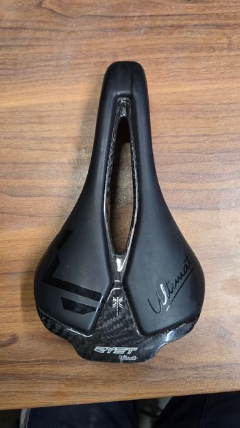 Used Ryet Ultimate carbon EVA 2025 bike — image 2 of 7