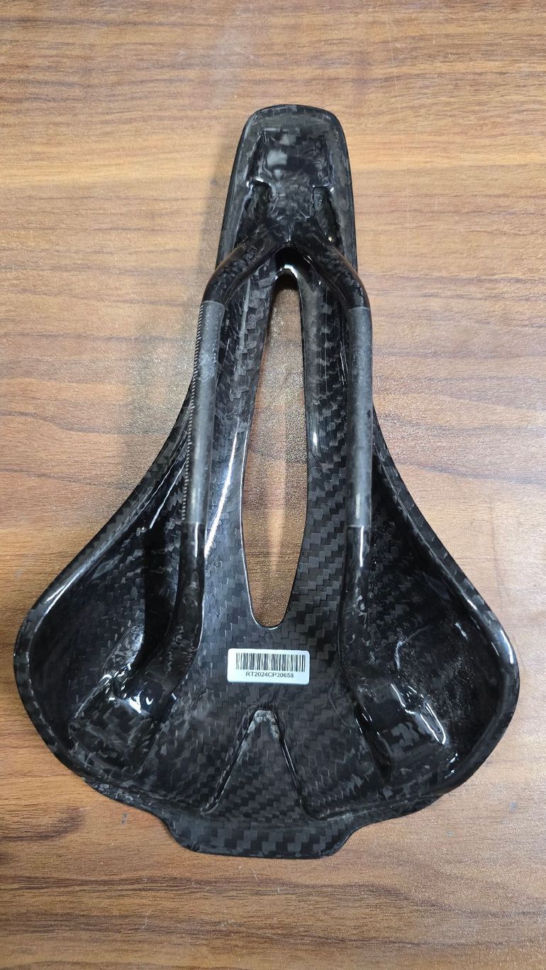 Used Ryet Ultimate carbon EVA 2025 bike — image 3 of 7
