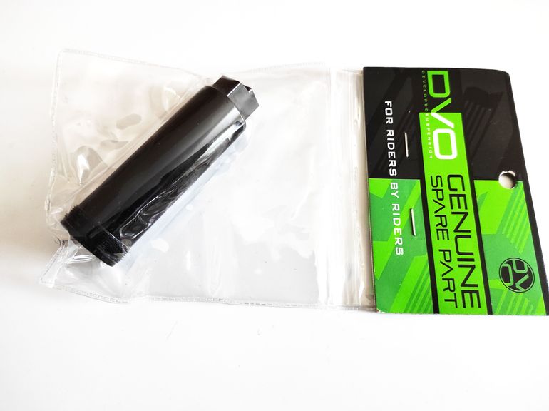 Used Dvo Topaz Damper Body 197x47.6MM for Specialized Stumpjumper bike — image 7 of 8