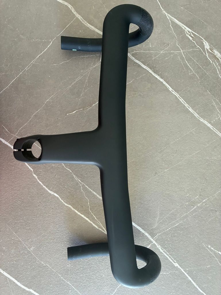 Used Bianchi Reparto Corse Integrated Handlebar for Specialissima PRO/RC 2025 bike — image 2 of 7
