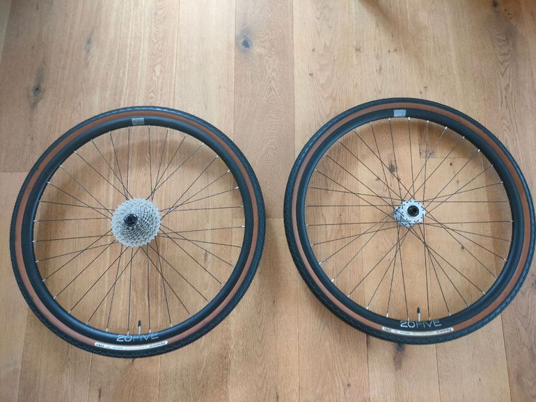 Used Hope Five 20 Pro4 Wheel Set bike — image 1 of 2