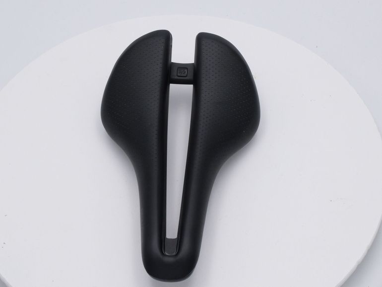 Used Bontrager Aeolus Elite Saddle 145mm bike — image 1 of 7