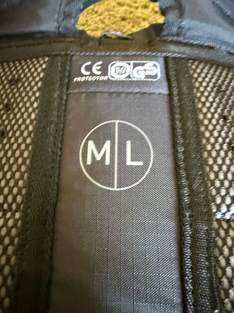 Used EVOC FR Lite Backpack bike — image 7 of 10