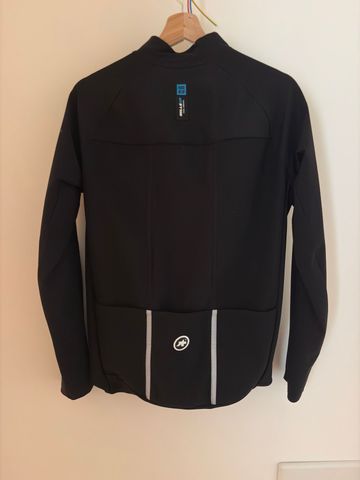 Brugt Assos Mille GT Ultraz Winter Jacket Evo 2026 bike — billede 4 af 4