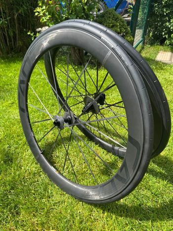Used Cadex Max 50 Disc Tubeless bike — image 3 of 8