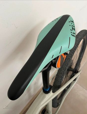 Used Fizik airone carbon bike