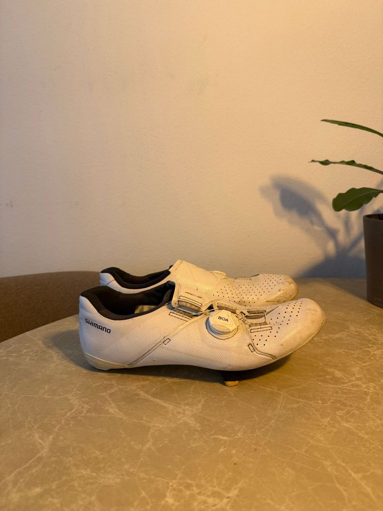 Used Shimano RC3 Shoes Size 39 bike — image 1 of 2