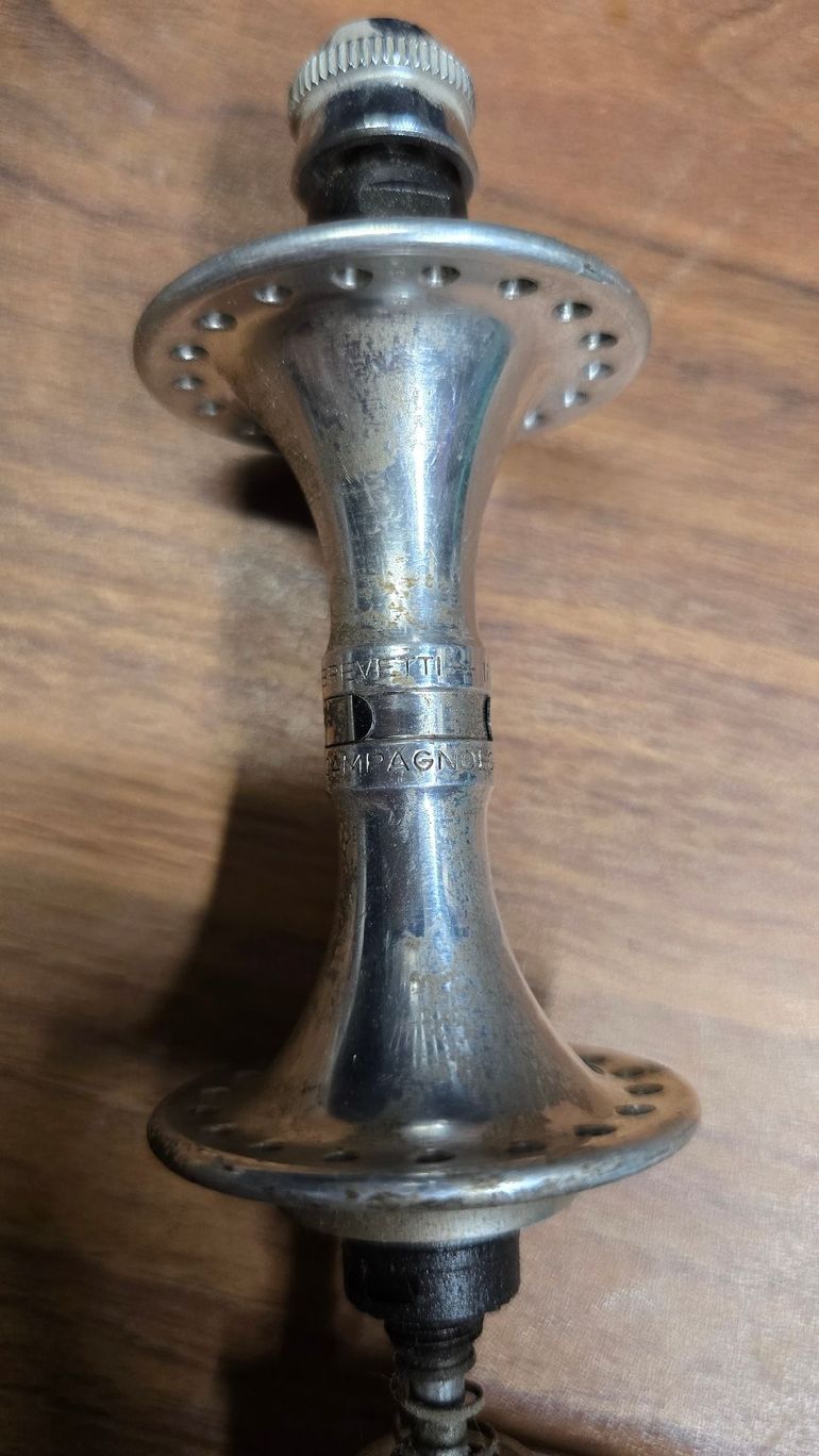 Used Campagnolo Front hub chrome 36h bike — image 2 of 4