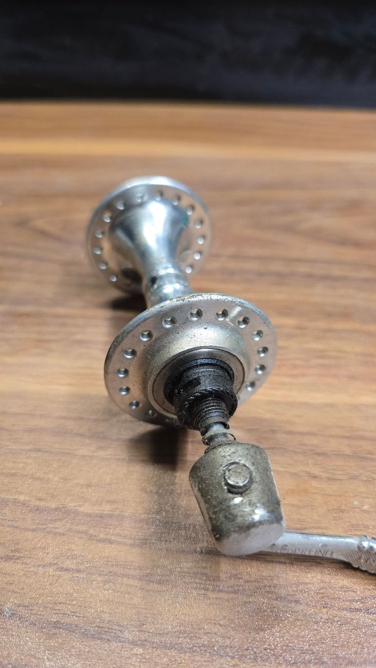 Used Campagnolo Front hub chrome 36h bike — image 3 of 4