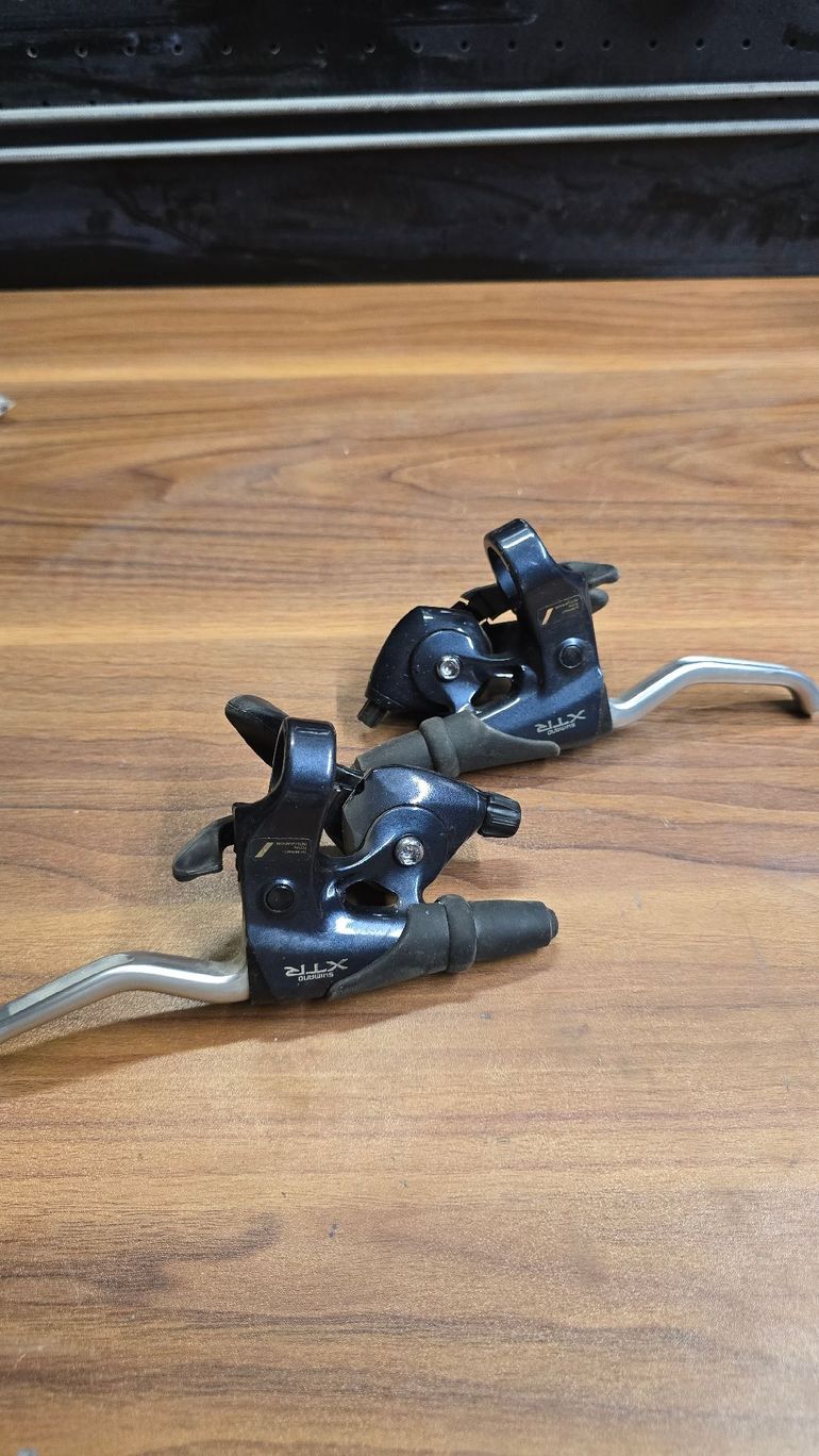 Used Shimano XTR ST-M900 Combo Levers/Shifters 1992 bike — image 1 of 5