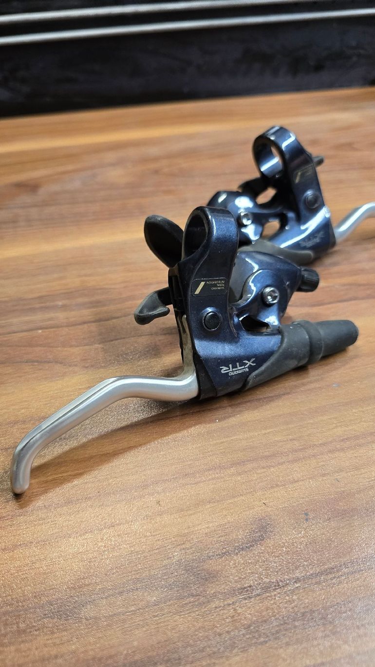 Used Shimano XTR ST-M900 Combo Levers/Shifters 1992 bike — image 2 of 5